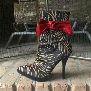 Hale Bob Booties, size 7